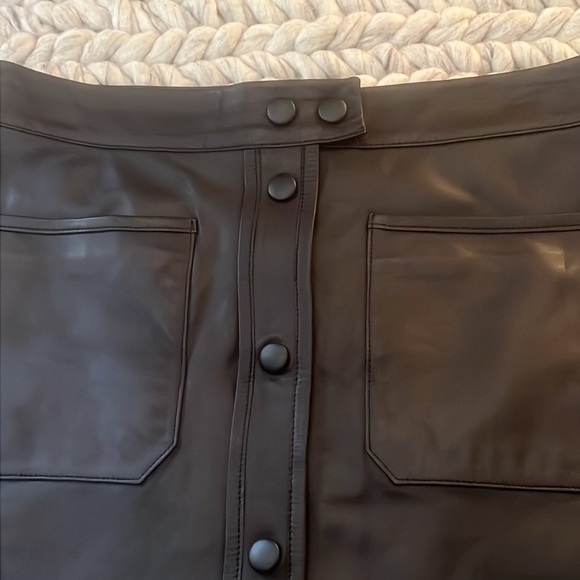 Frame Lamb Leather Mini Skirt Women’s - Picture 2 of 8